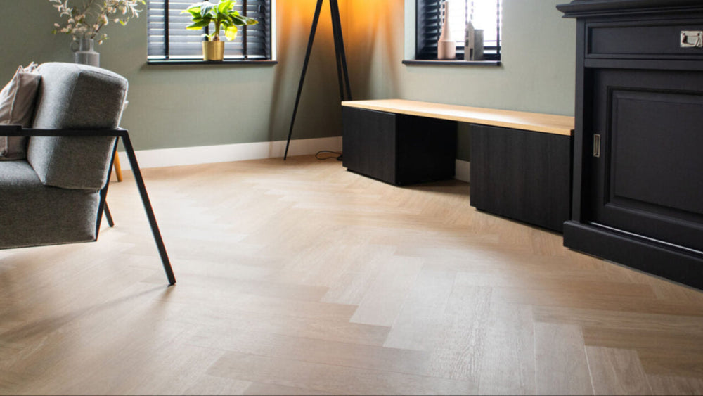 Plinten afkitten onderkant: wel of niet doen?